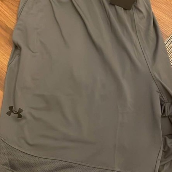 BRAND NEW men under armour training gray shorts with pockets size XXL - Picture 5 of 8